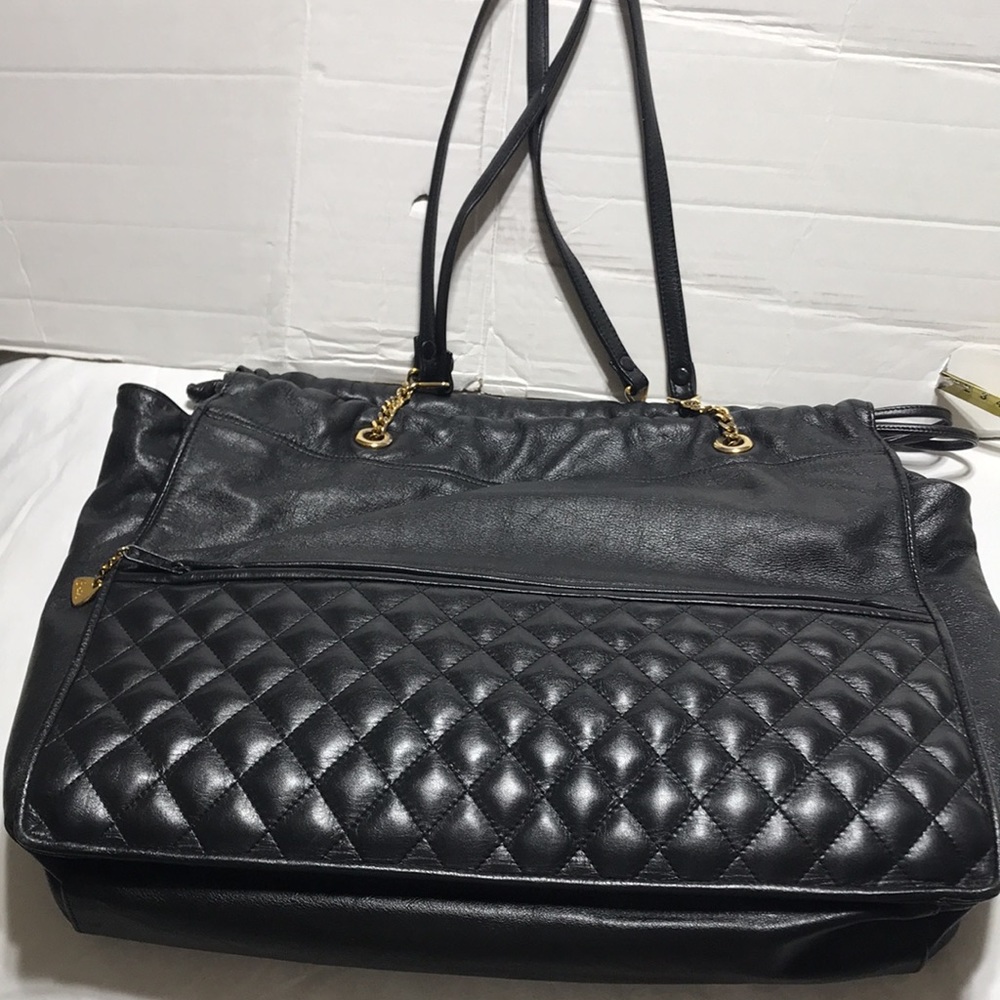 Brio! Leather shoulder bag. Like New!